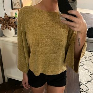 Glam lightweight bat sleeve sweater
